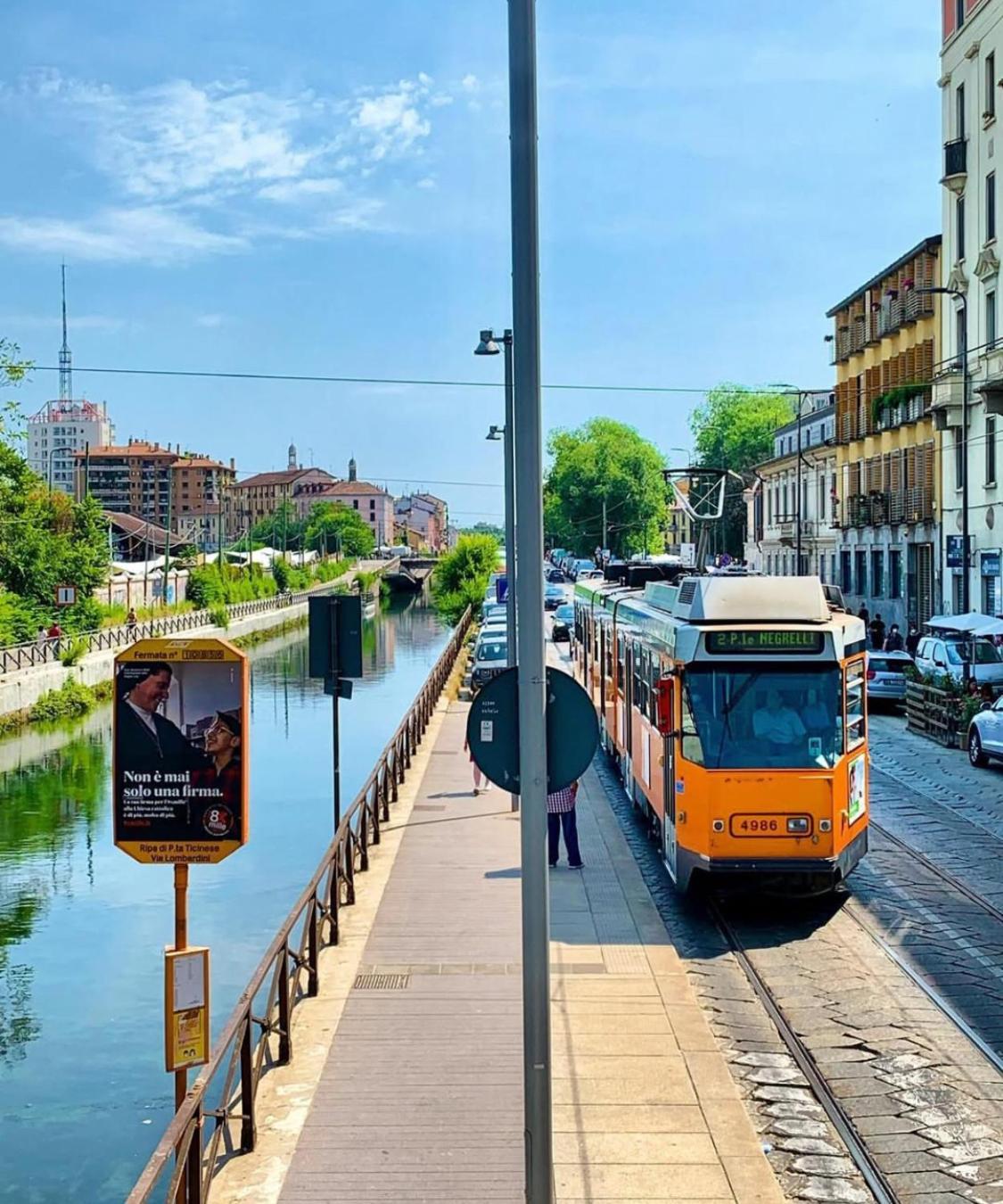 Navigli Metro4-tram2-naviglio Grande * Mailand